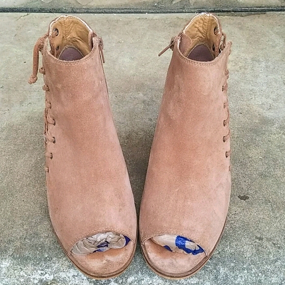 Lucky Brand Shoes - Lucky Brand Suede peep toe camel heeled sandal